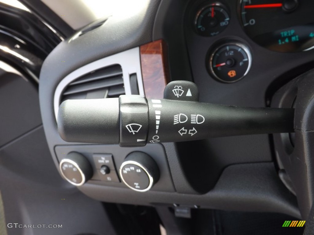 2013 Chevrolet Avalanche LTZ 4x4 Black Diamond Edition Controls Photo #77565519
