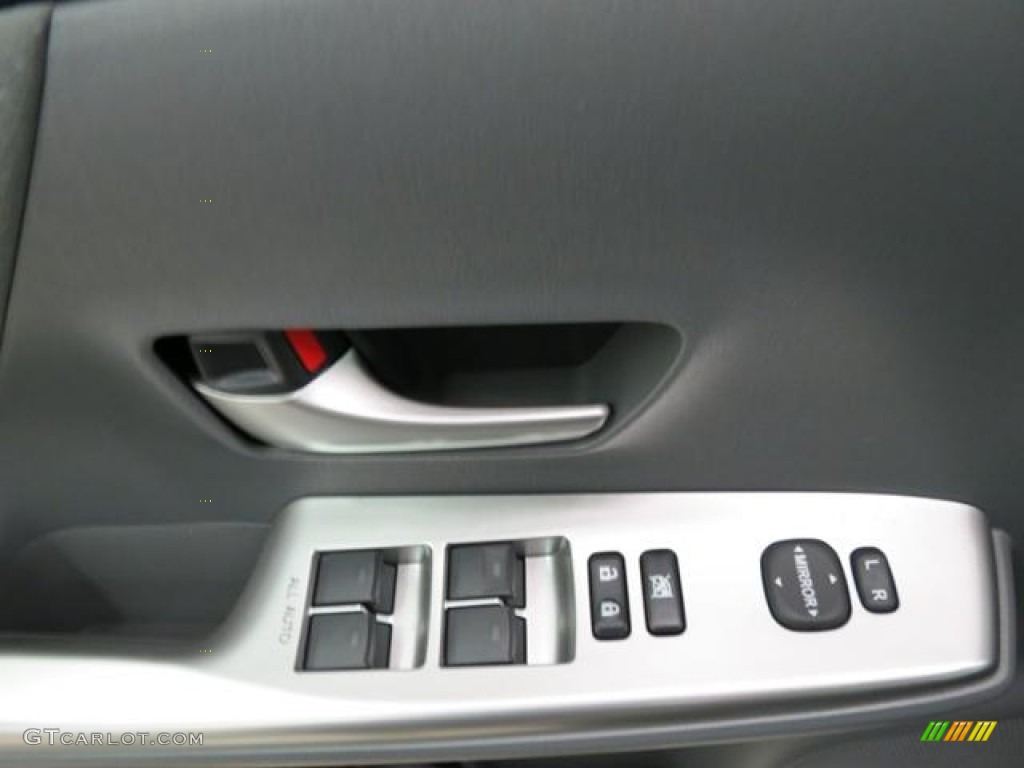 2013 Prius v Three Hybrid - Magnetic Gray Metallic / Dark Gray photo #10