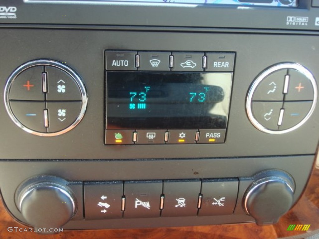 2010 Chevrolet Tahoe LTZ 4x4 Controls Photo #77566197