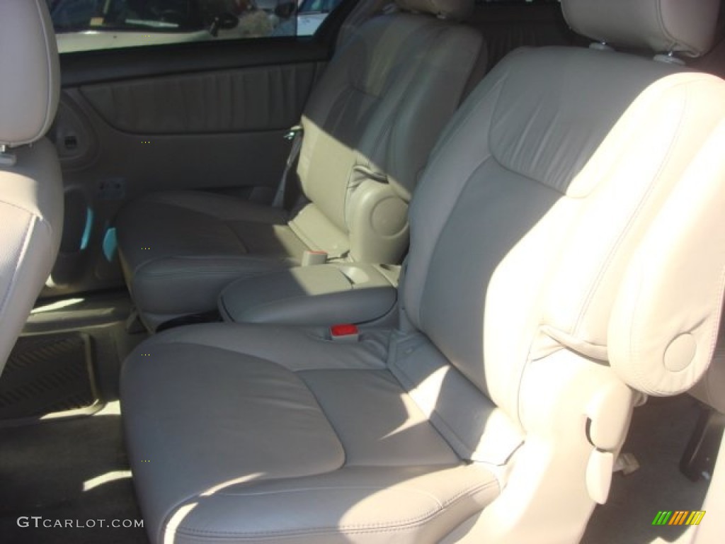 2008 Toyota Sienna Limited Rear Seat Photo #77568334