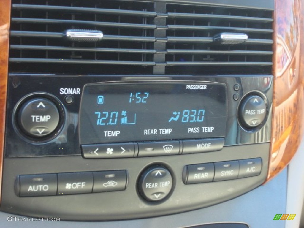 2008 Toyota Sienna Limited Controls Photos