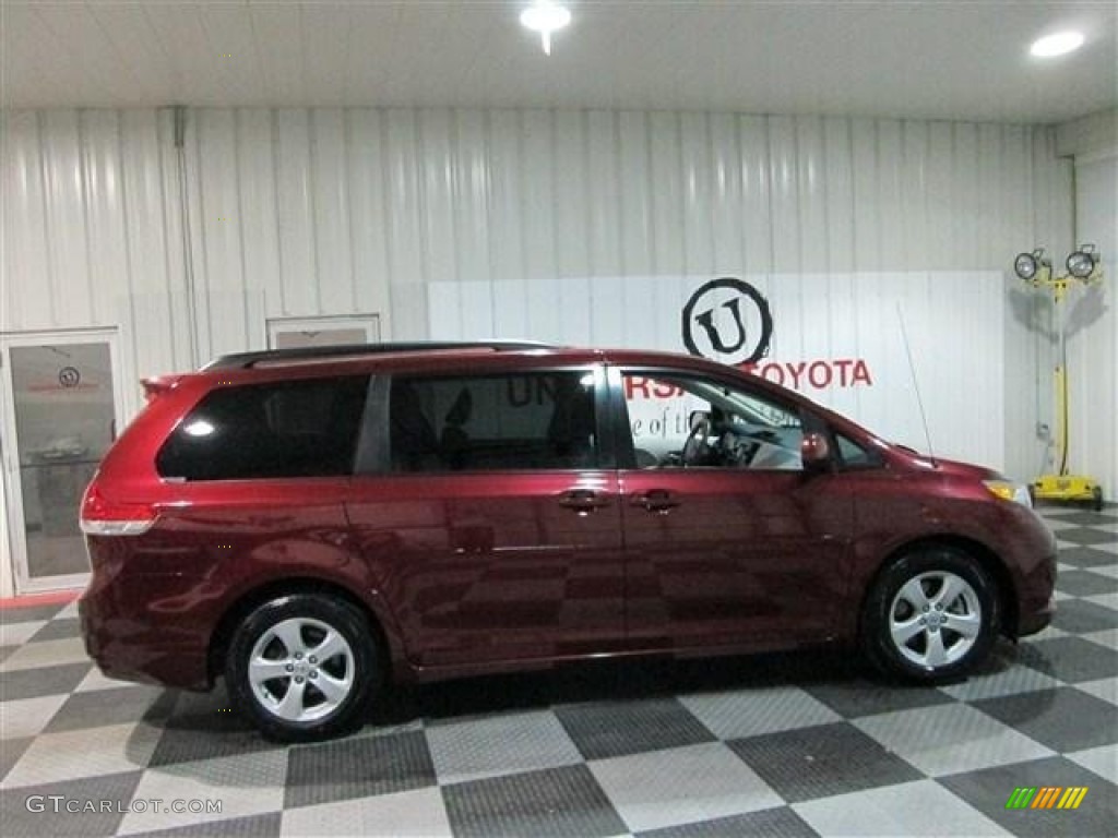 2012 Sienna LE - Salsa Red Pearl / Light Gray photo #7