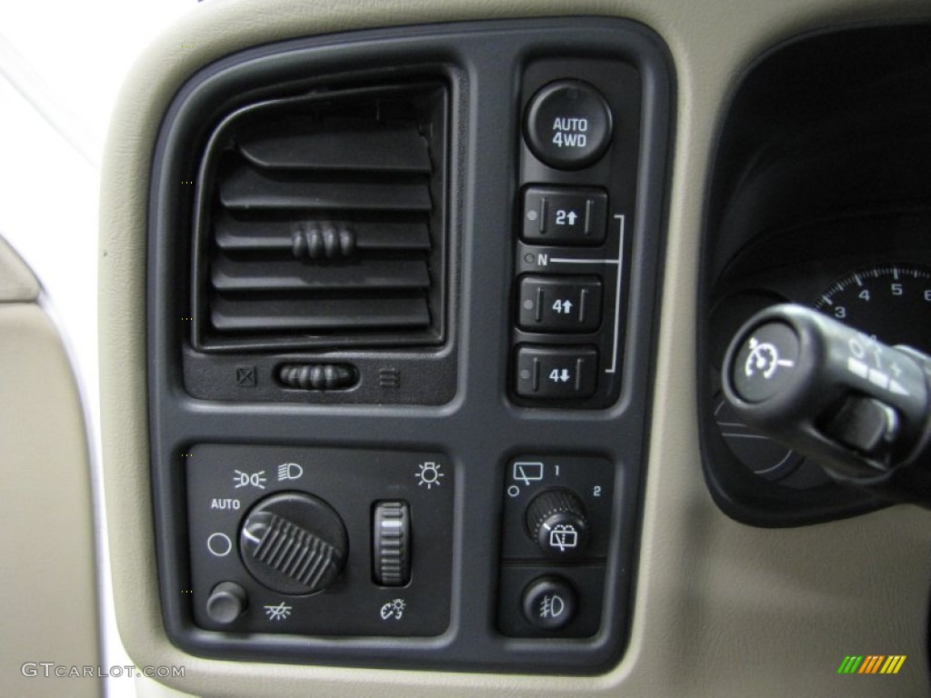 2004 Chevrolet Tahoe Z71 4x4 Controls Photo #77571618