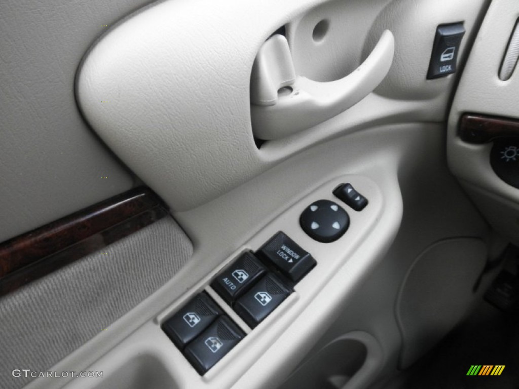 2003 Chevrolet Impala LS Controls Photo #77573652