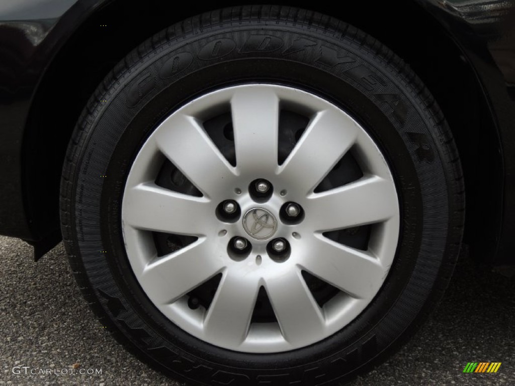 2004 Toyota Corolla LE Wheel Photo #77574180