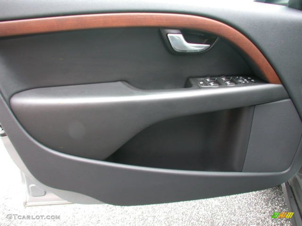 2010 Volvo XC70 3.2 AWD Off Black Door Panel Photo #77574769