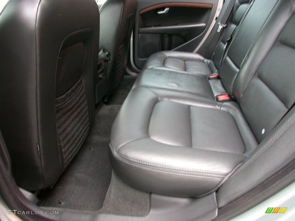 2010 Volvo XC70 3.2 AWD Rear Seat Photos