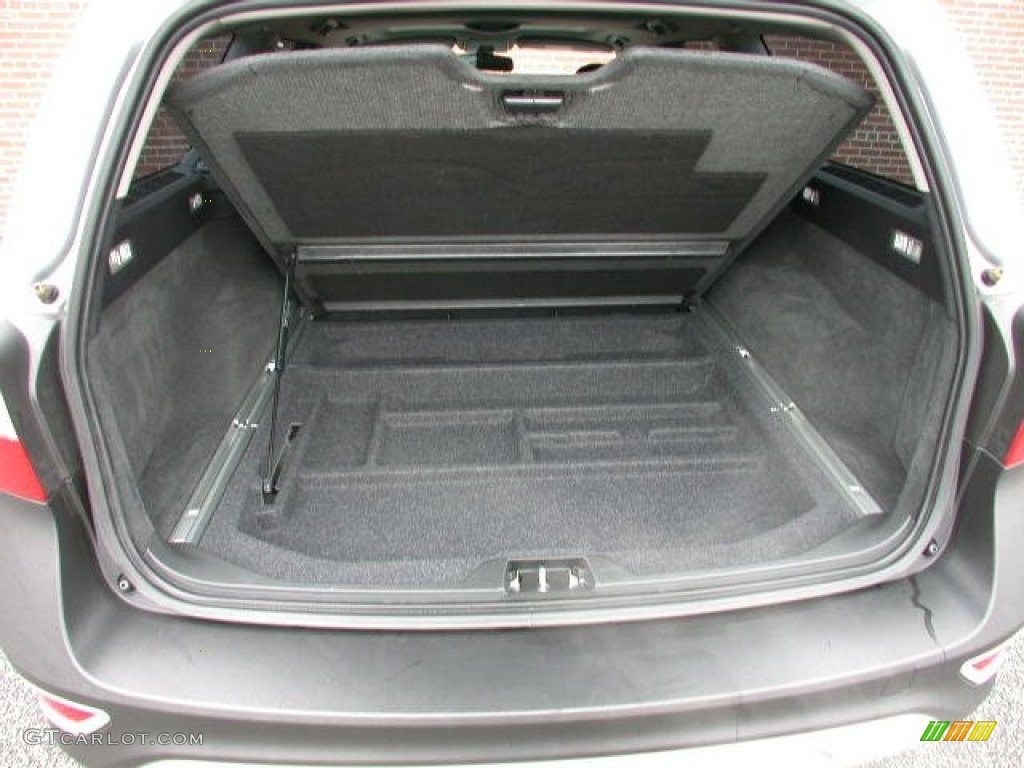 2010 Volvo XC70 3.2 AWD Trunk Photos