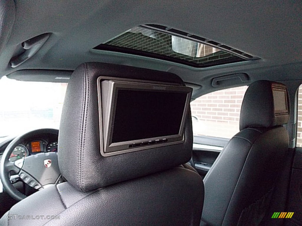 2006 Porsche Cayenne Tiptronic Entertainment System Photo #77575971