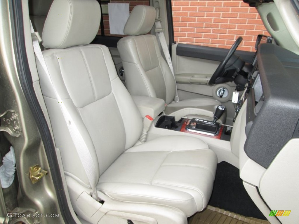 2006 Jeep Commander Limited 4x4 Front Seat Photo #77576307