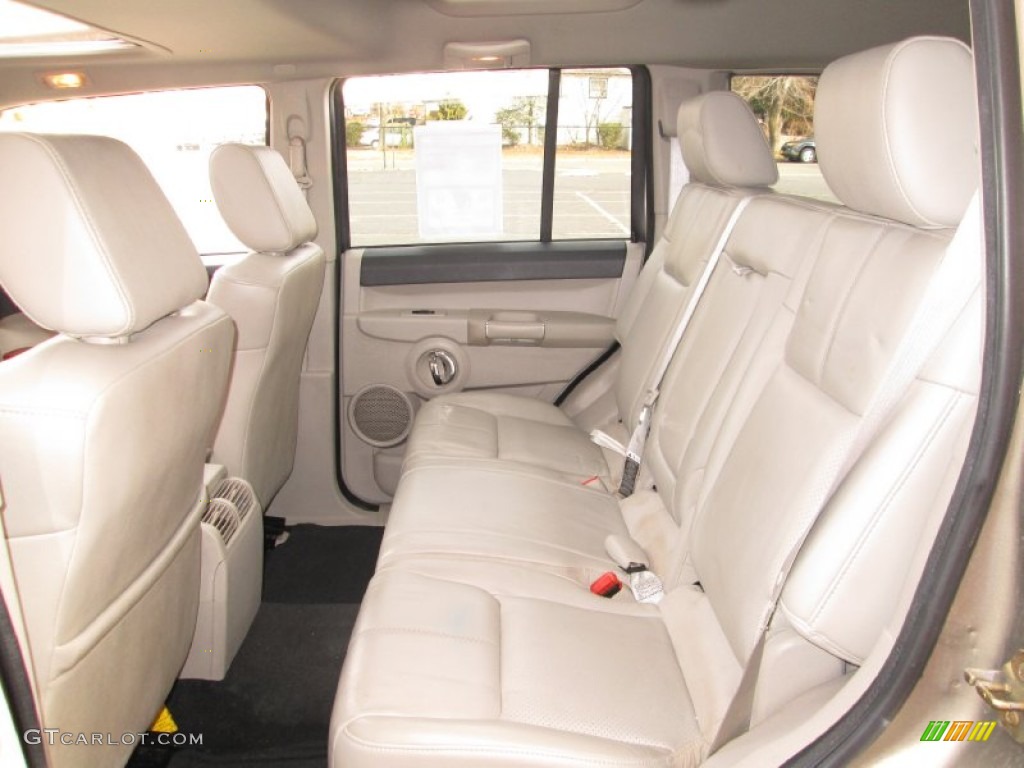 2006 Jeep Commander Limited 4x4 Rear Seat Photo #77576350