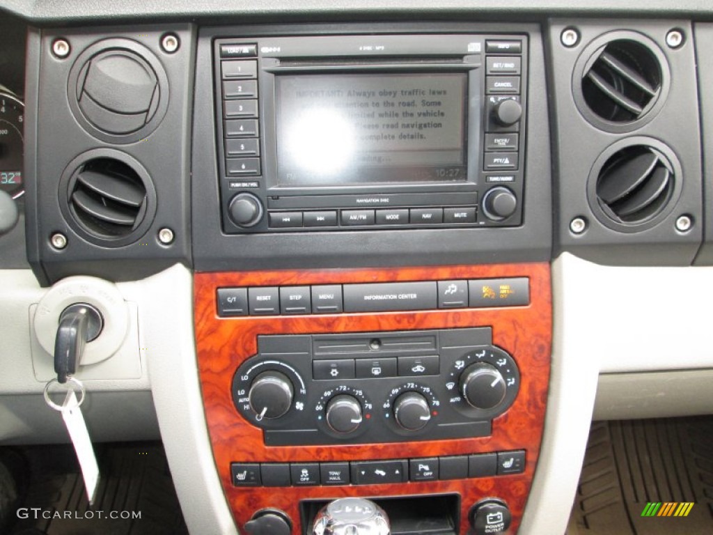 2006 Jeep Commander Limited 4x4 Controls Photo #77576482