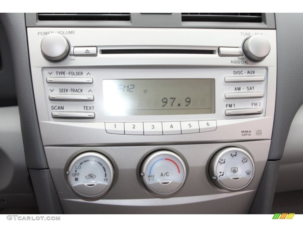 2011 Toyota Camry LE Audio System Photo #77577307