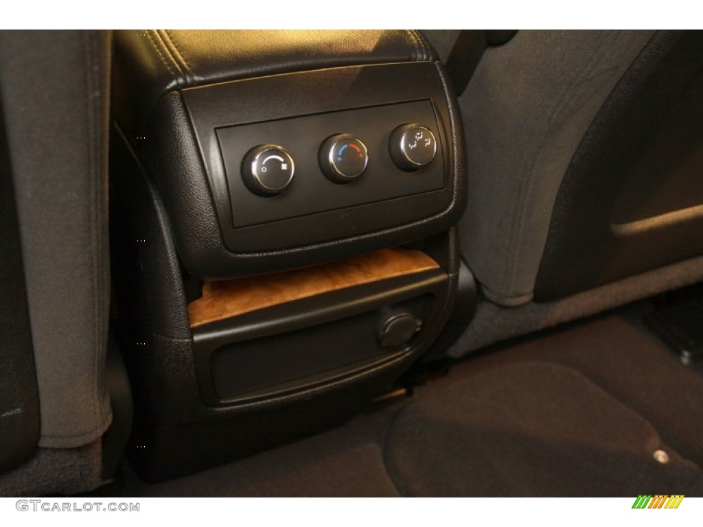 2010 Buick Enclave CX AWD Controls Photo #77580186