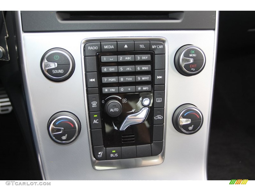 2013 Volvo S60 R-Design AWD Controls Photo #77580219