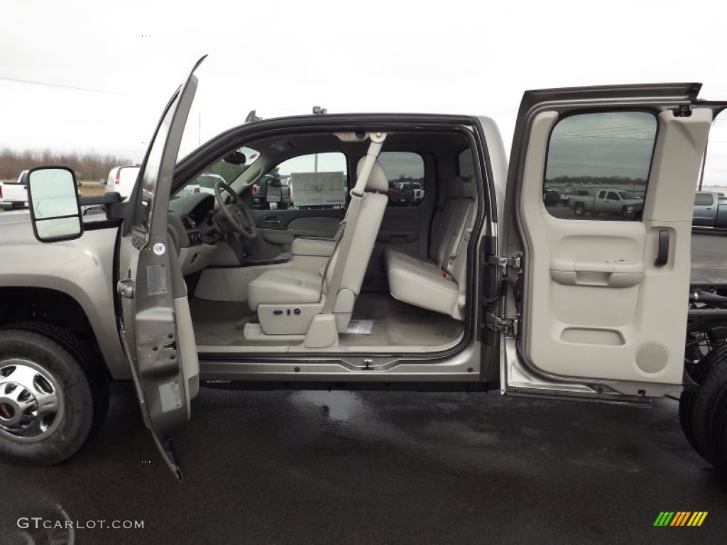 Light Titanium Interior 2013 GMC Sierra 3500HD SLT Extended Cab 4x4 Chassis Photo #77581263