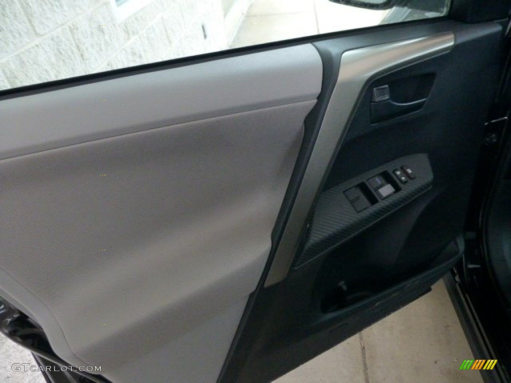 2013 RAV4 XLE AWD - Black / Ash photo #16