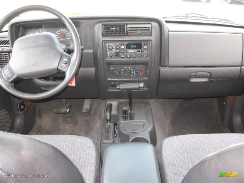 2000 Jeep Cherokee Sport 4x4 Dashboard Photos