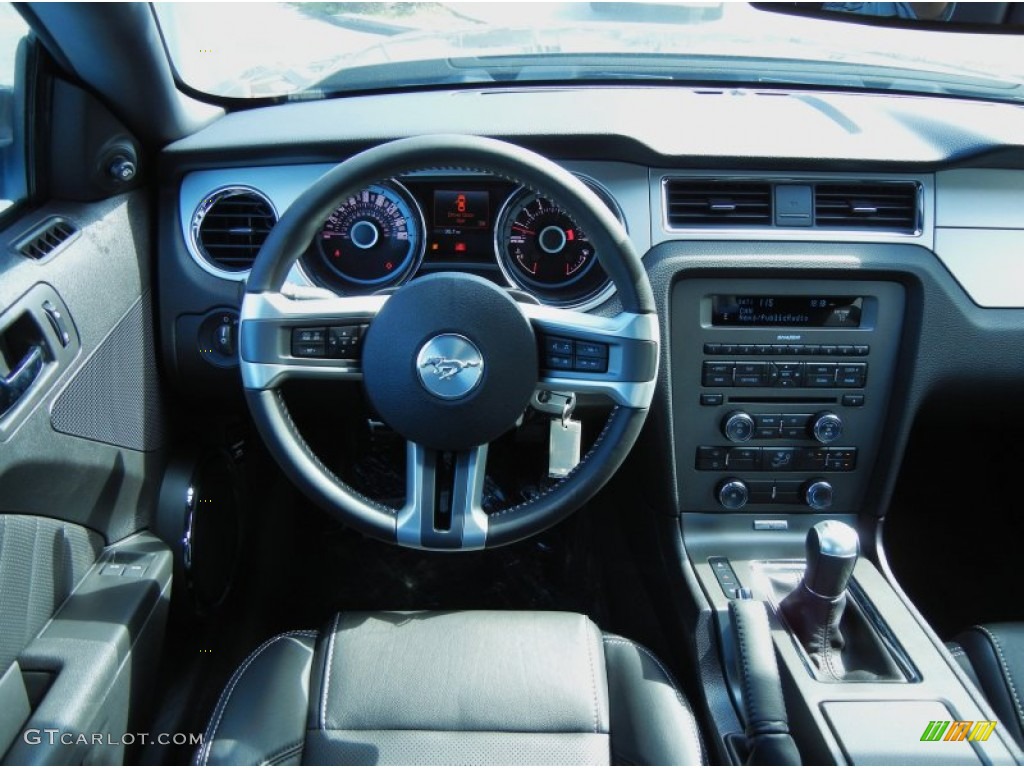 2013 Ford Mustang V6 Premium Coupe Charcoal Black Dashboard Photo #77584946