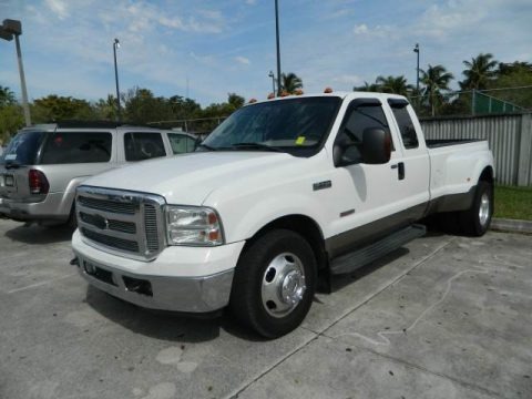 2006 Ford F350 Super Duty XLT SuperCab Dually Data, Info and Specs
