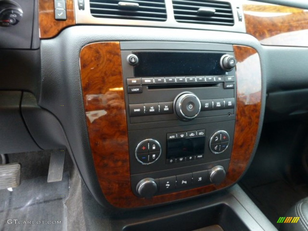 2007 Chevrolet Avalanche LT 4WD Controls Photos