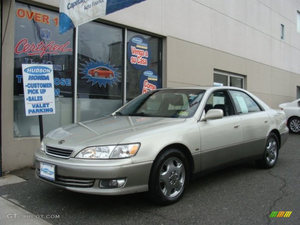 2001 ES 300 - Cashmere Beige Metallic / Black photo #1
