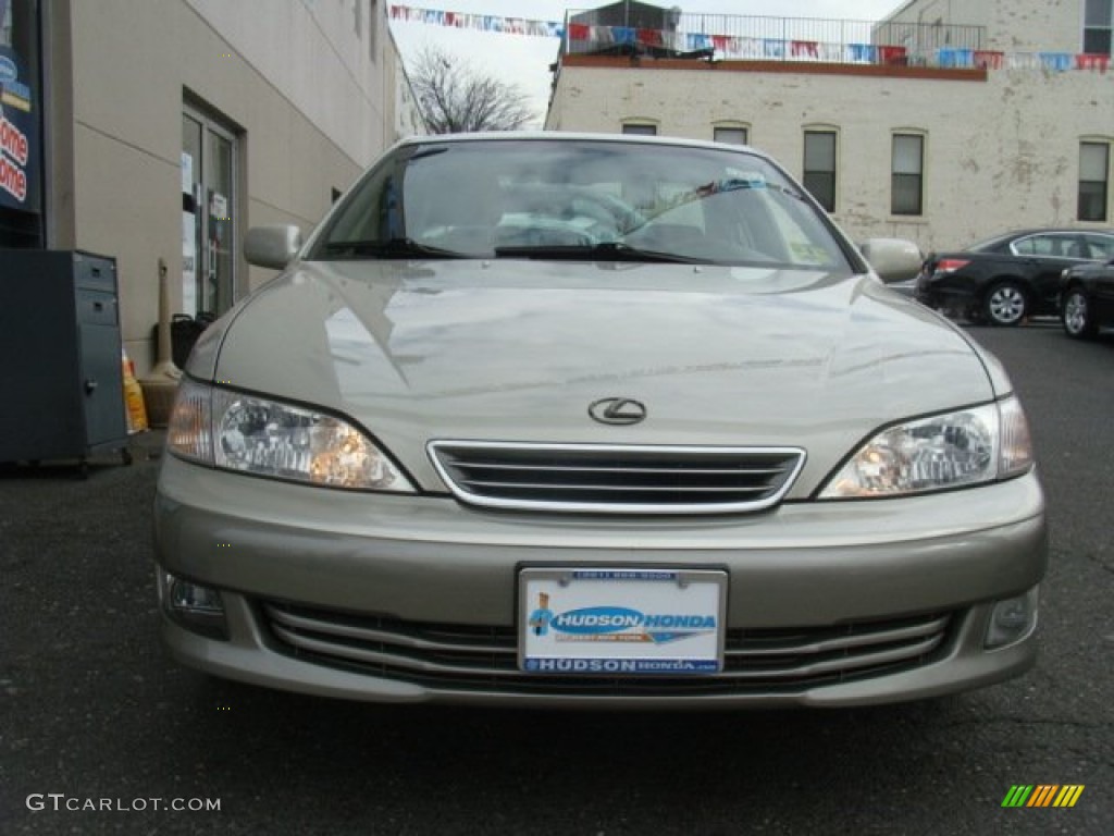 2001 ES 300 - Cashmere Beige Metallic / Black photo #2