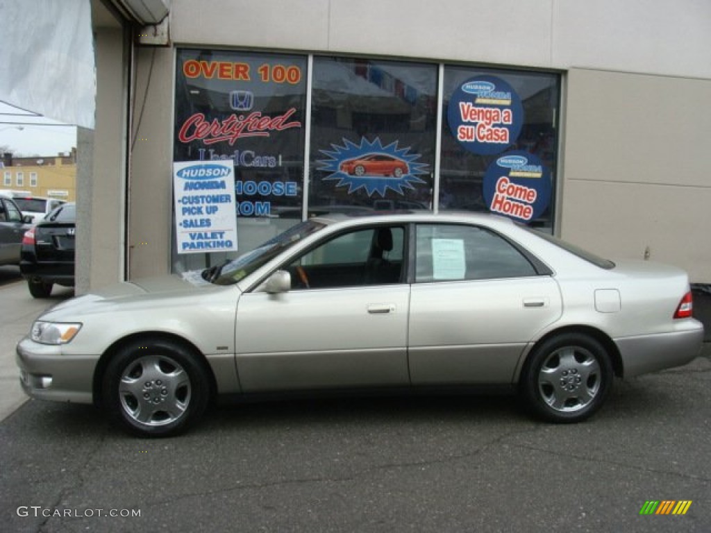 2001 ES 300 - Cashmere Beige Metallic / Black photo #3