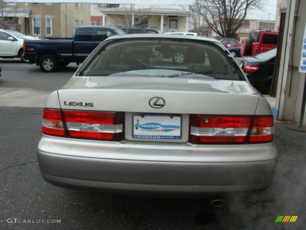 2001 ES 300 - Cashmere Beige Metallic / Black photo #5