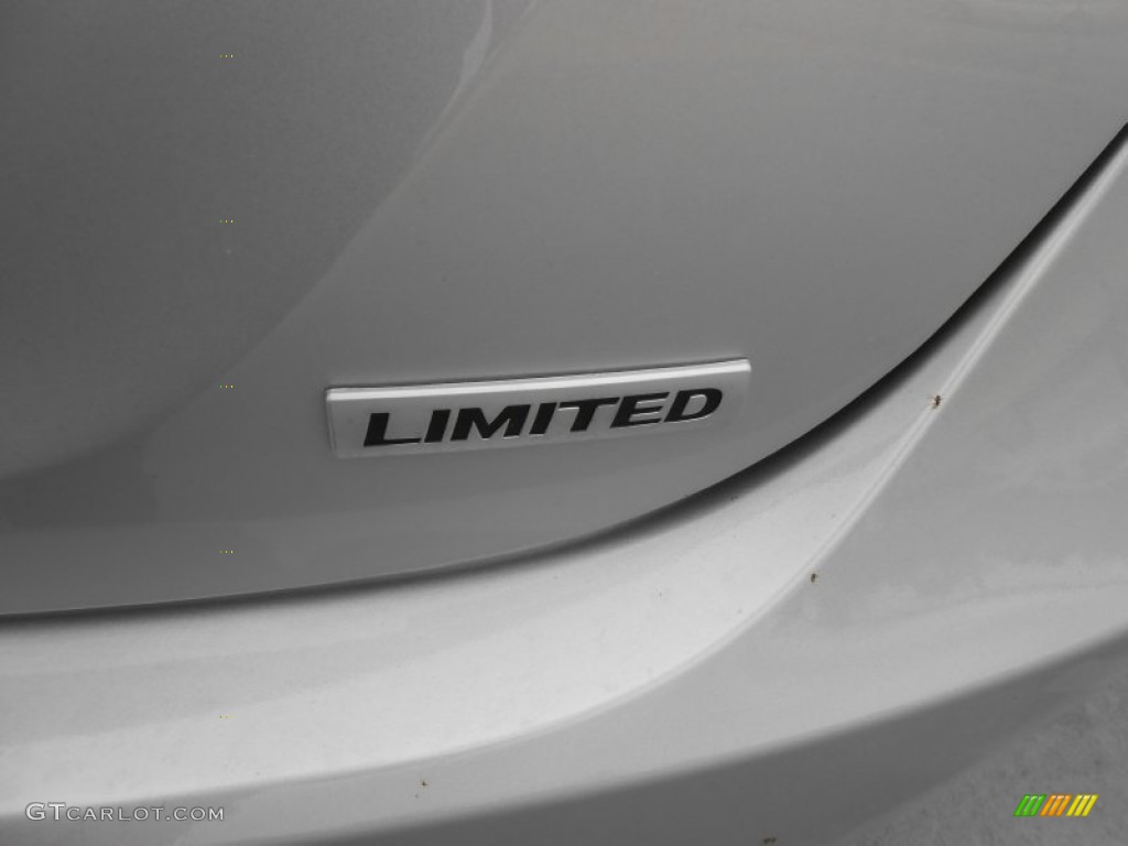 2013 Elantra Limited - Shimmering Air Silver / Gray photo #7