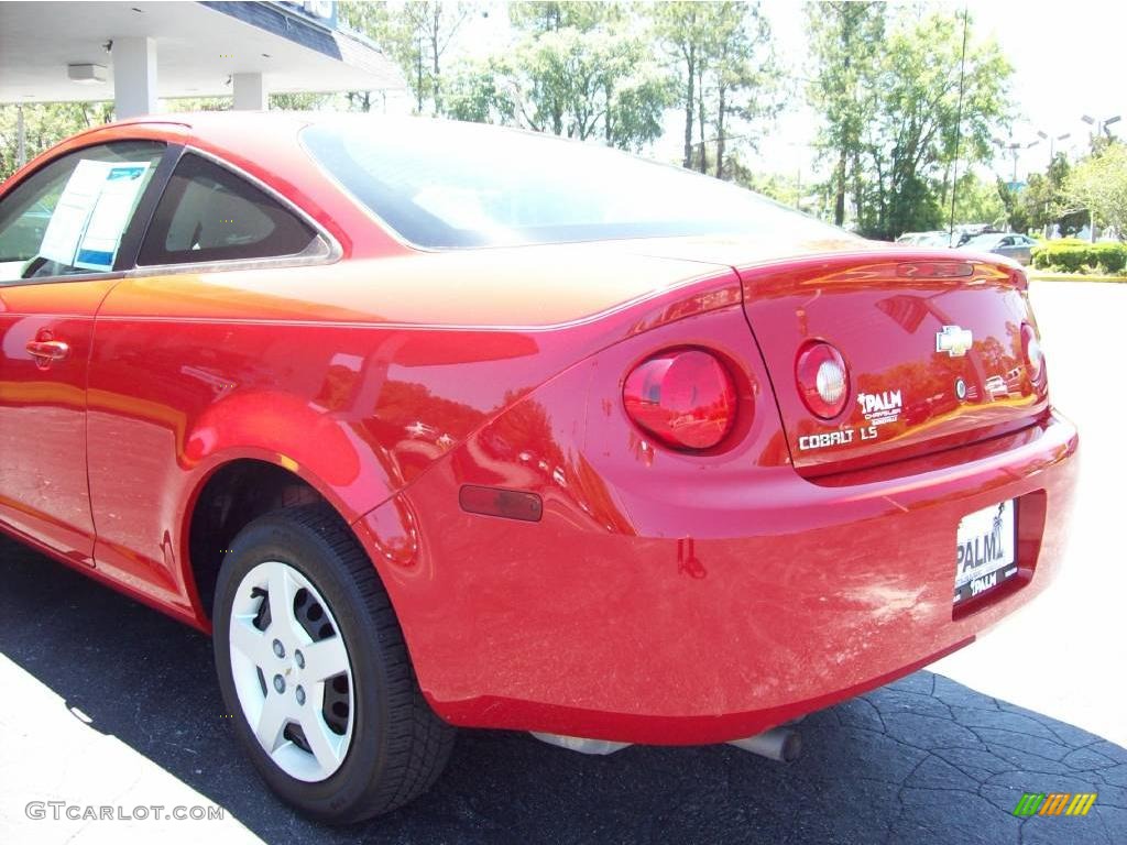 2007 Cobalt LS Coupe - Victory Red / Gray photo #5