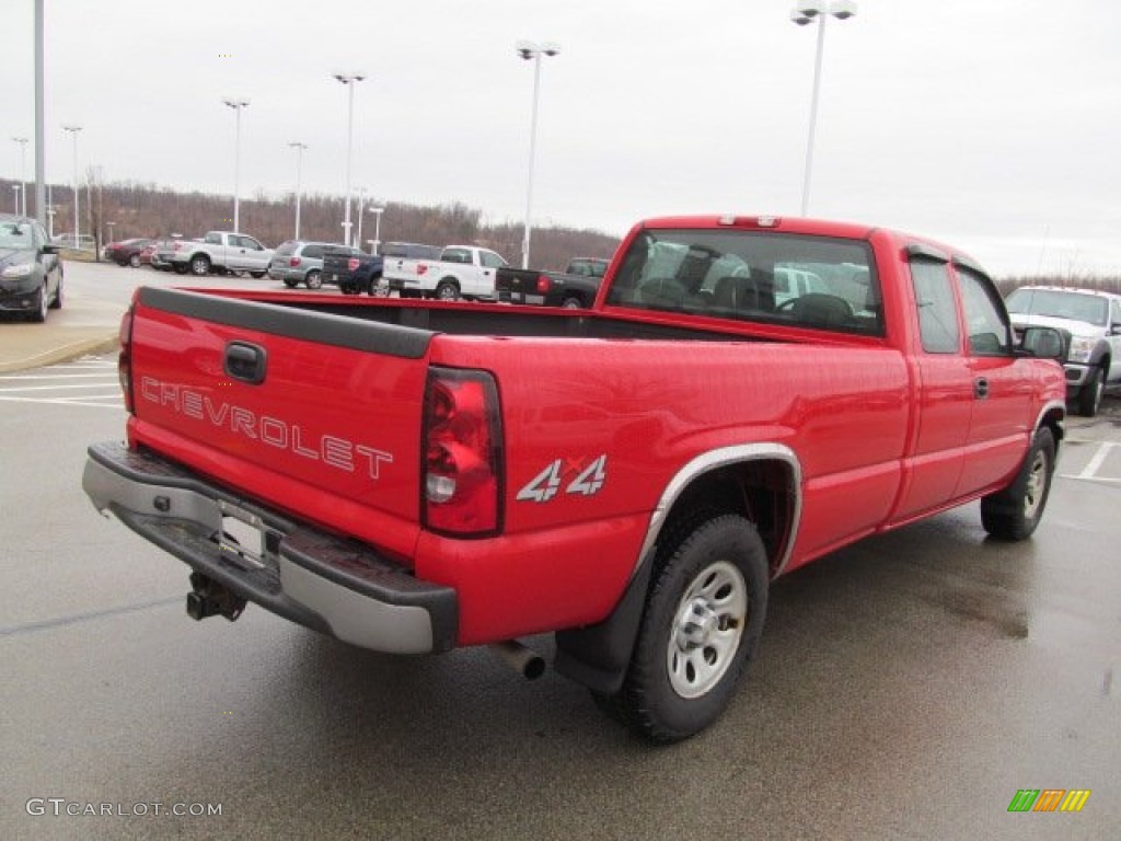 2007 Silverado 1500 Classic LS Extended Cab 4x4 - Victory Red / Dark Charcoal photo #9