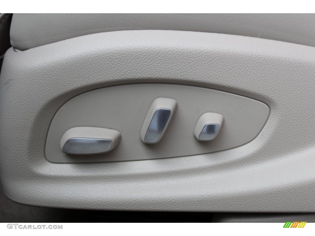 2013 Cadillac XTS Luxury FWD Controls Photo #77595981