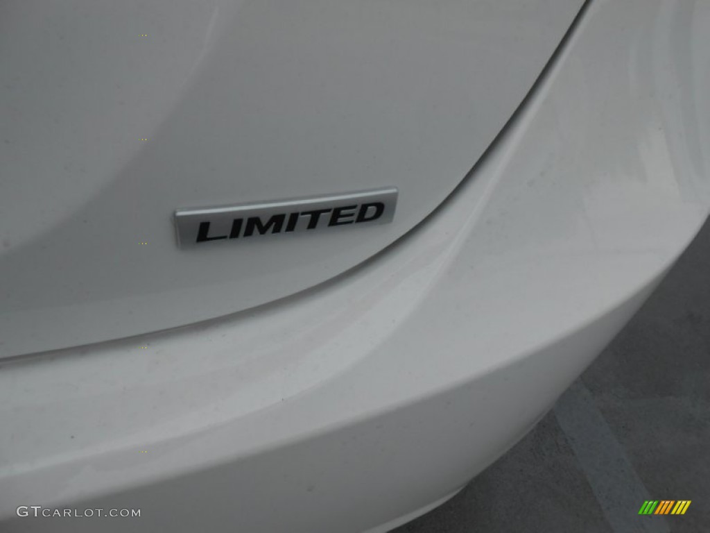 2013 Elantra Limited - Shimmering White / Beige photo #7