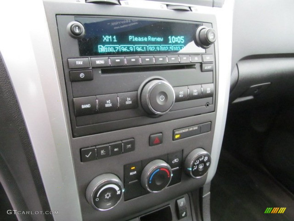 2011 Chevrolet Traverse LT AWD Controls Photo #77597118