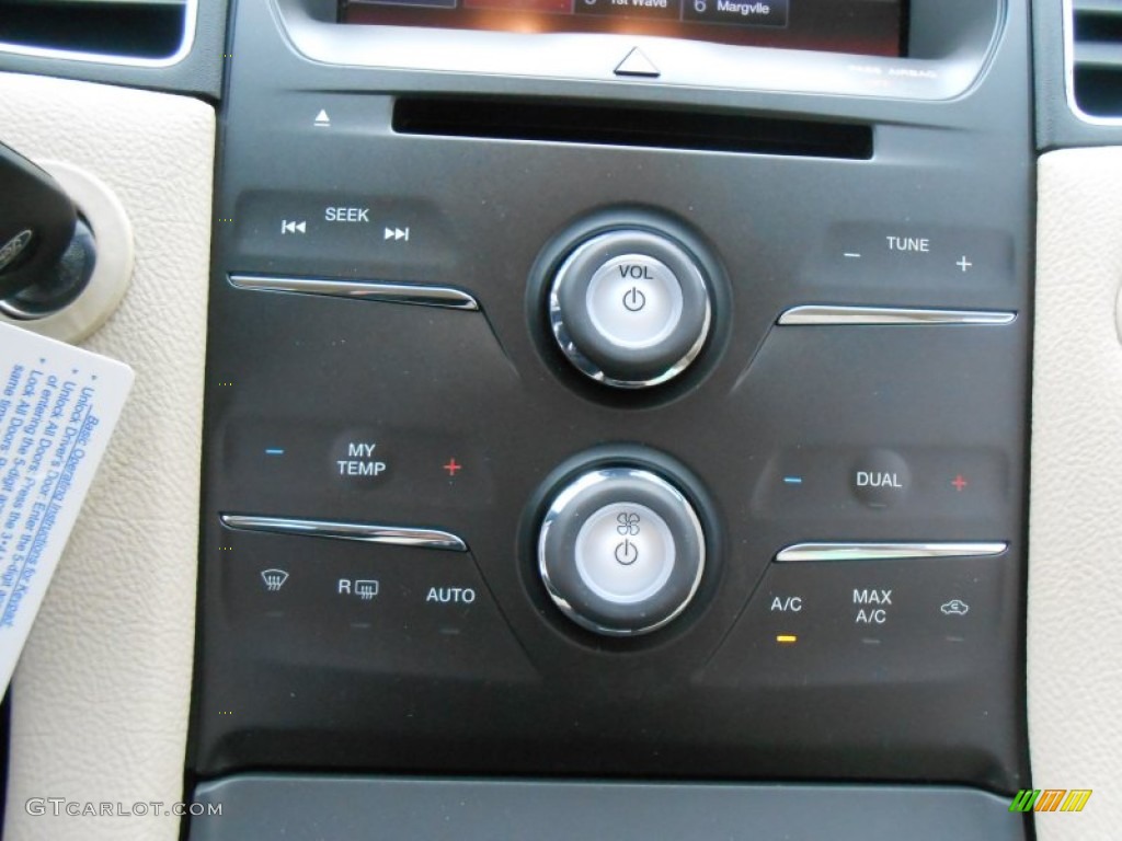 2013 Ford Taurus SEL Controls Photo #77597526