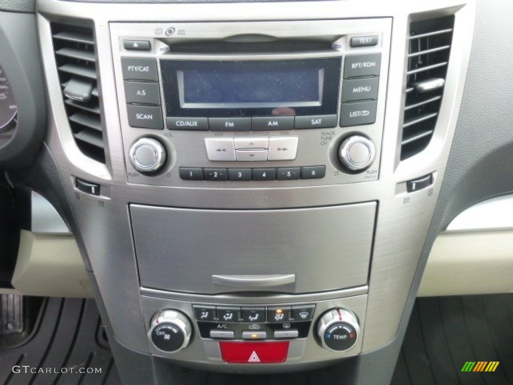 2013 Subaru Outback 2.5i Premium Controls Photo #77598801
