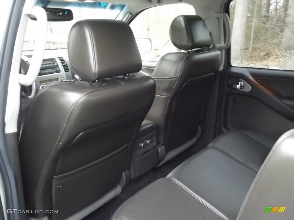 2006 Nissan Pathfinder LE 4x4 Interior Color Photos