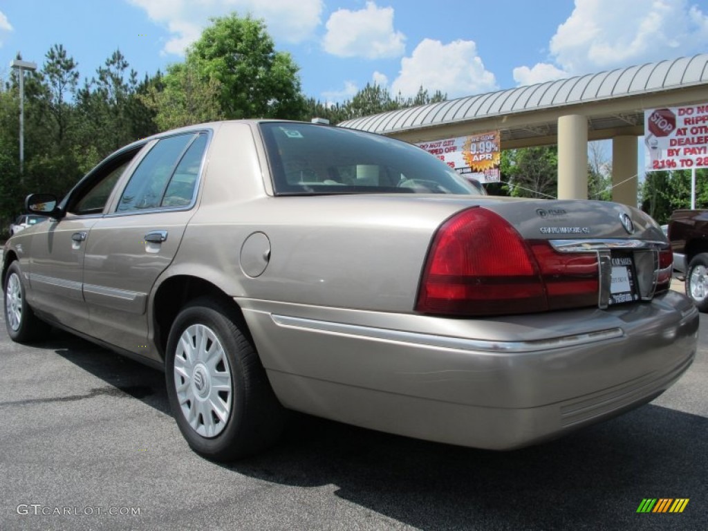 2004 Grand Marquis GS - Arizona Beige Metallic / Medium Parchment photo #2
