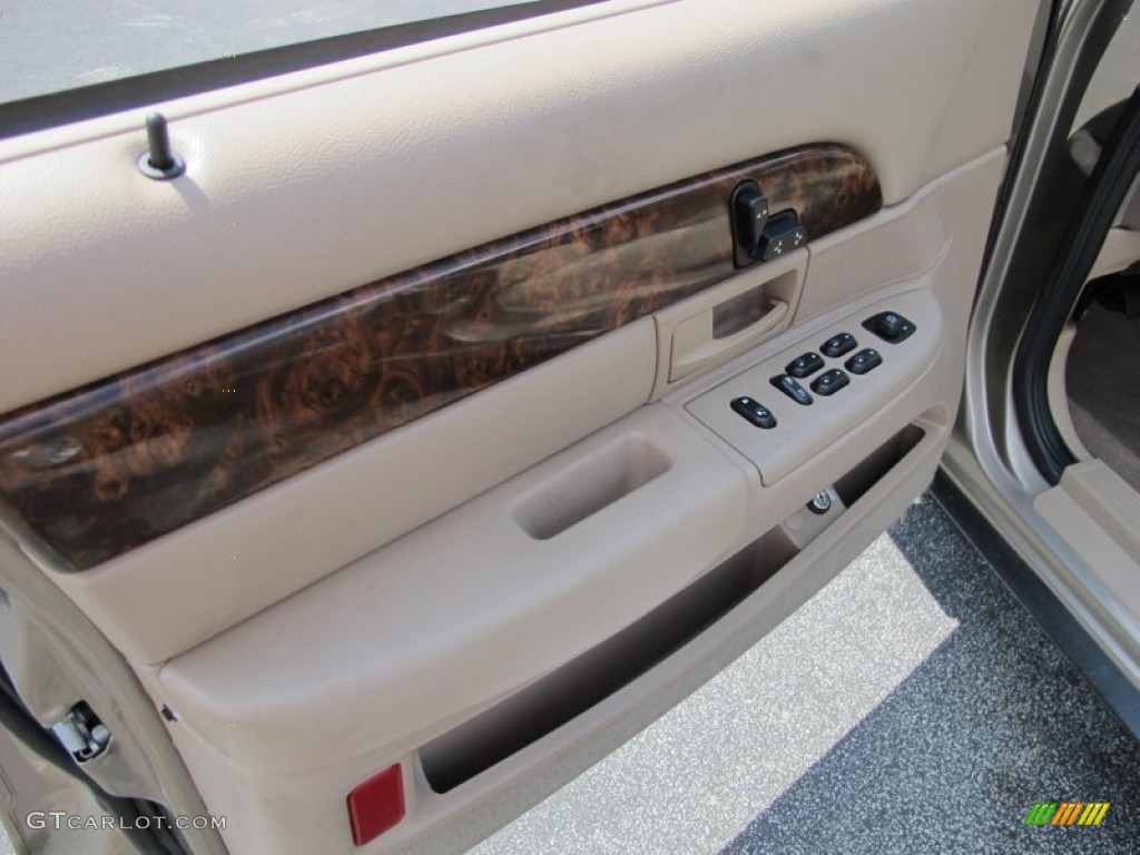 2004 Grand Marquis GS - Arizona Beige Metallic / Medium Parchment photo #7