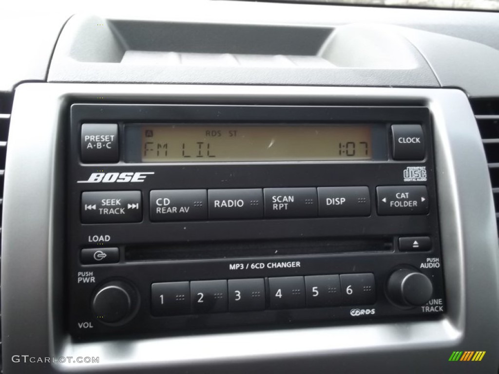 2006 Nissan Pathfinder LE 4x4 Audio System Photos