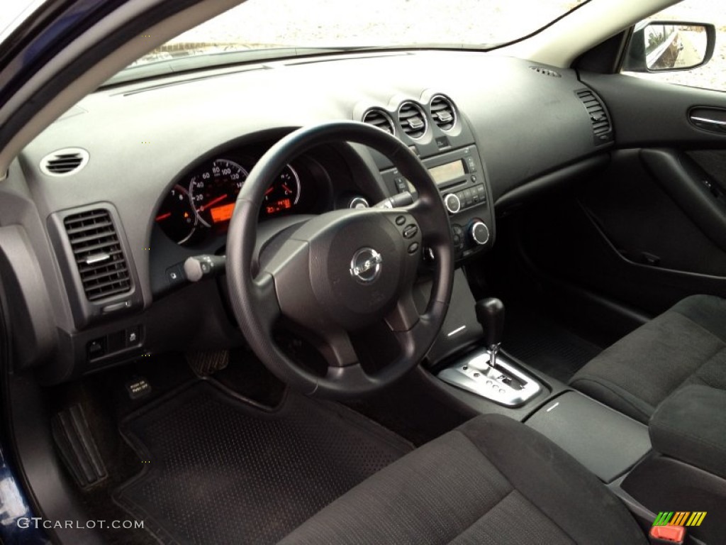 Charcoal Interior 2011 Nissan Altima 2.5 S Photo #77600136