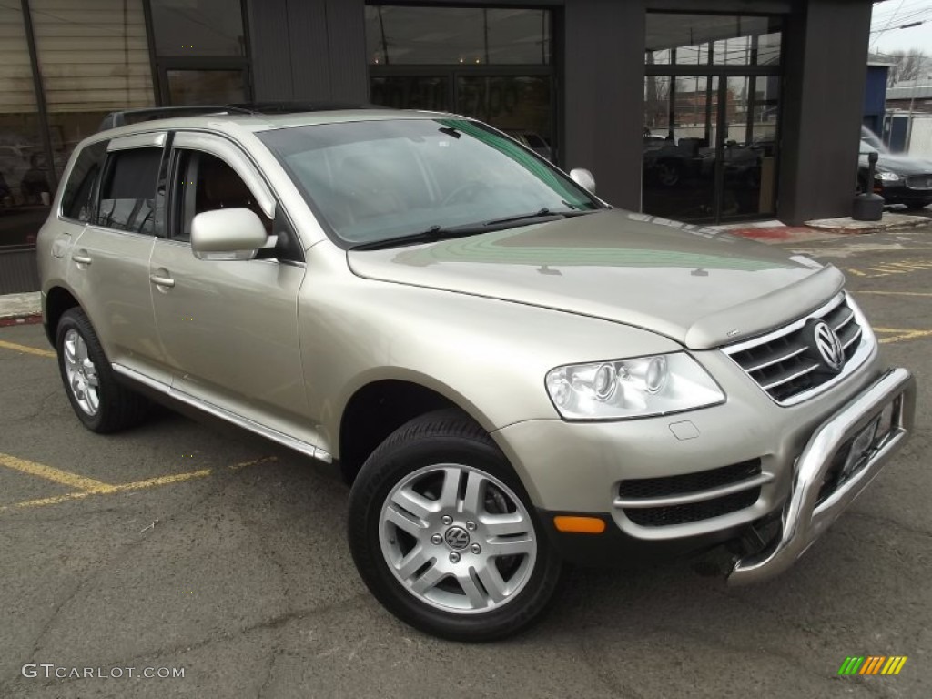 Wheat Beige Metallic 2004 Volkswagen Touareg V8 Exterior Photo #77600499