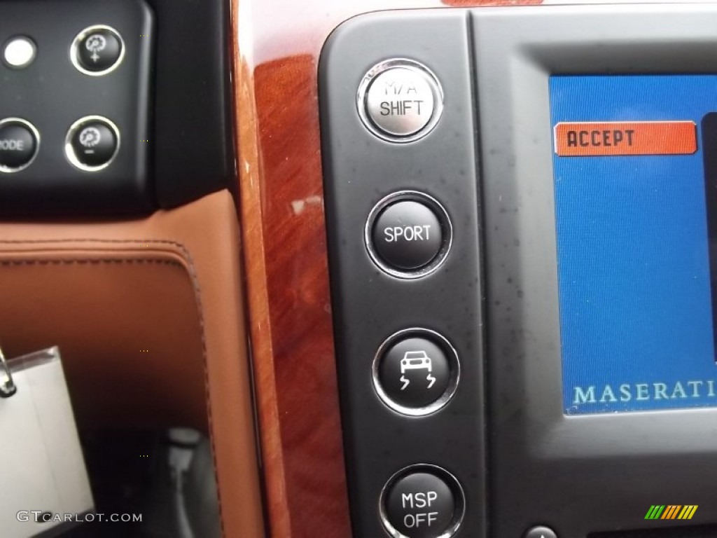 2007 Maserati Quattroporte Executive GT Controls Photo #77603020