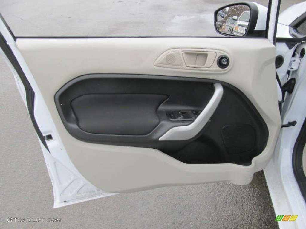 2011 Ford Fiesta SE Hatchback Door Panel Photos