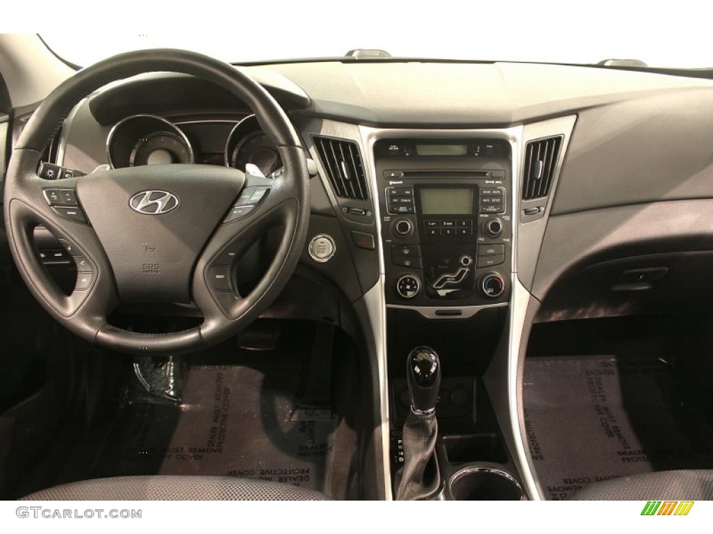 2011 Sonata SE - Midnight Black / Black photo #14