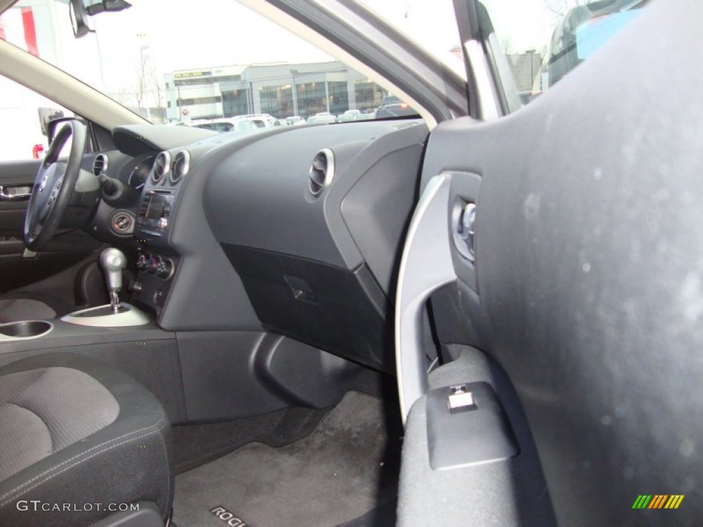 2011 Rogue SV AWD - Gotham Gray Metallic / Black photo #11