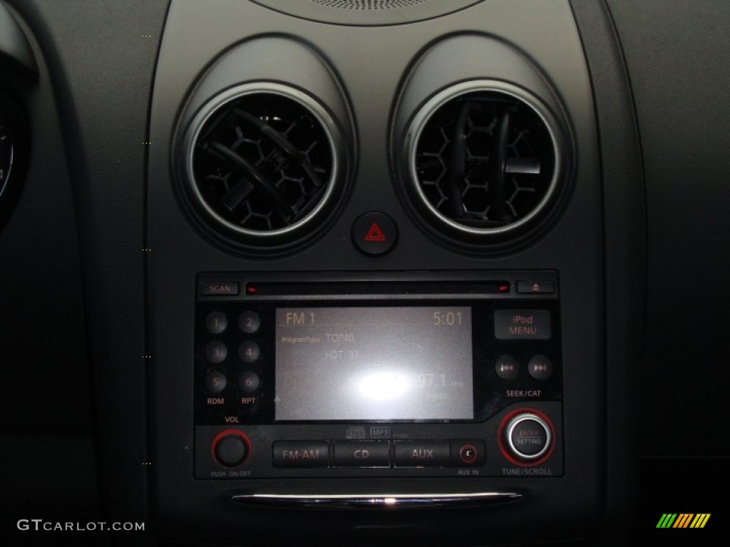 2011 Rogue SV AWD - Gotham Gray Metallic / Black photo #15