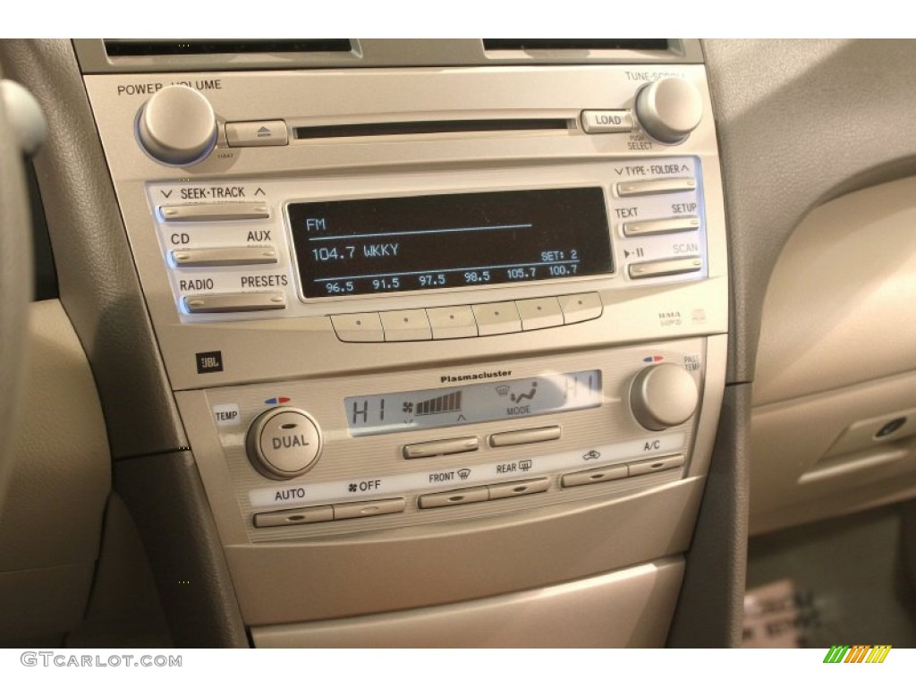 2010 Toyota Camry XLE V6 Controls Photo #77606502