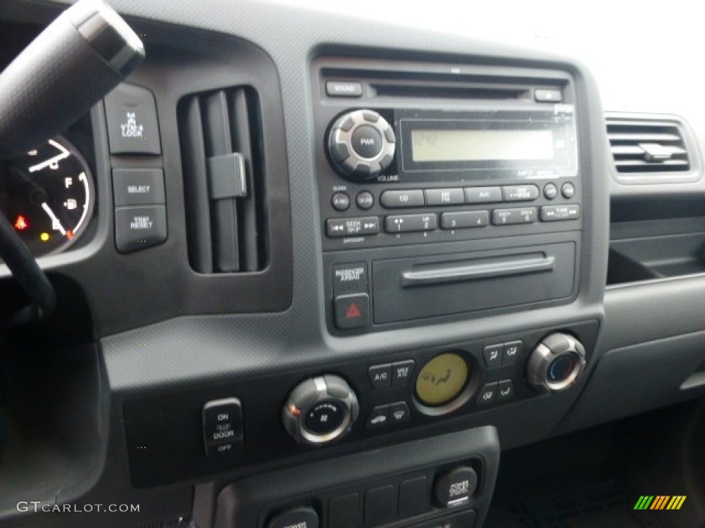 2013 Honda Ridgeline Sport Controls Photo #77606601